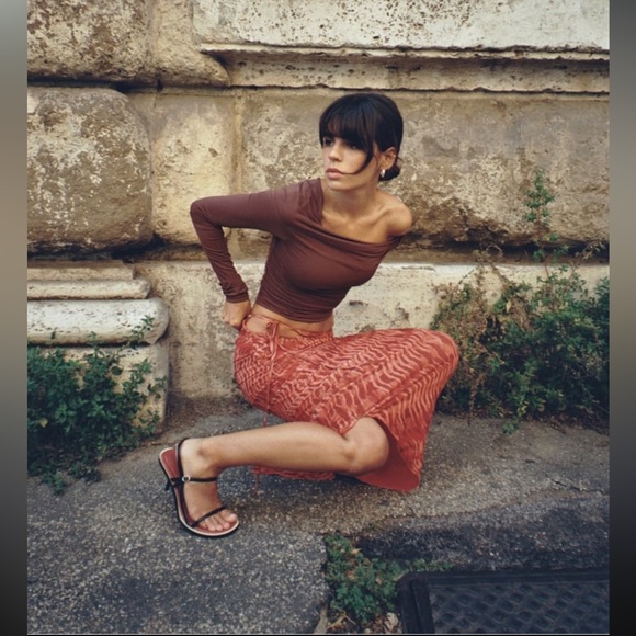 Zara side slit cut out printed skirt with side tie - Picture 5 of 6